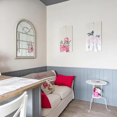 Peonies House Quiet Flat Overlooking Appartamento Roma