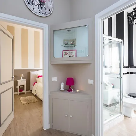 Appartamento Peonies House Quiet Flat Overlooking