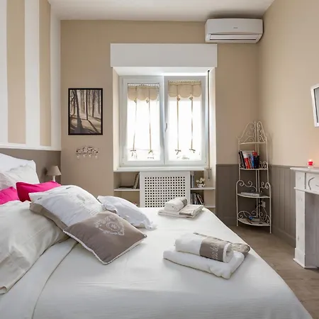 Appartamento Peonies House Quiet Flat Overlooking *