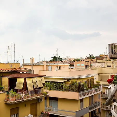 Apartman Peonies House Quiet Flat Overlooking